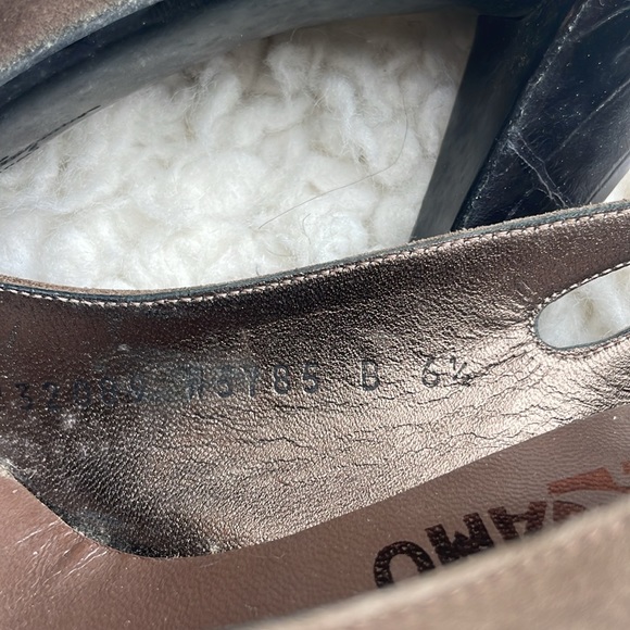 Salvatore Ferragamo Taupe/Black Suede & Embossed Leather Women's Pumps 6.5 - Picture 16 of 16